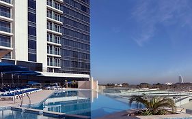 Avani Plus Palm View Dubai Hotel & Suites